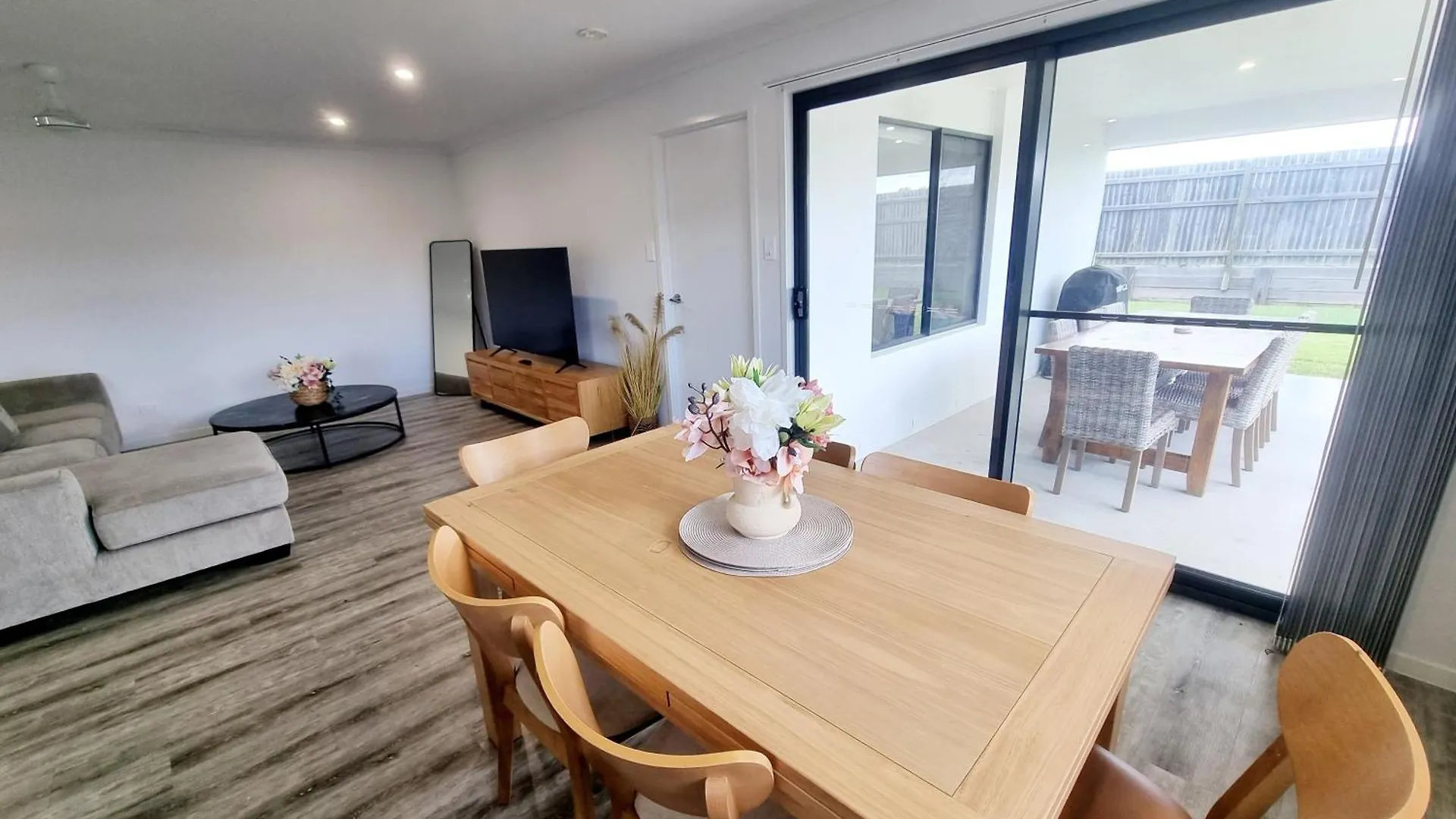 Private And Spacious Getaway, Close To Everything Urraween